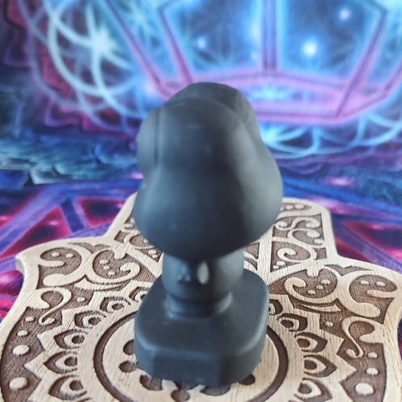 Keroppi: Obsidian Carving - Picture 3 of 6